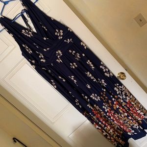 Jonathan Martin, 22/24, poly blend dress